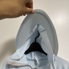 帽子付きパーカーです☺️の画像