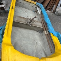 小型船？　漁船？船の画像