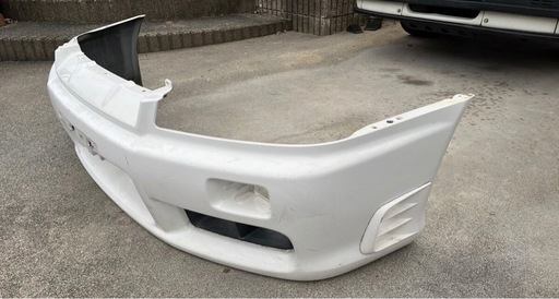 R34 ER34 HR34 スカイライン　前期　純正フロントバンパー　ダクト付き　白