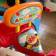 アンパンマン三輪車の画像