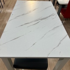 ジモティー割引🏷️【ジャングルジャングル 岸和田和泉インター店】 バーテーブルセット 和泉市 堺市 岸和田市 泉大津市 高石市 泉北郡熊取町の画像