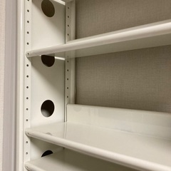 突っ張りラック　壁面収納の画像