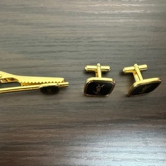 YSL カフリンクスとタイバーセット ゴールド/ブラックの画像