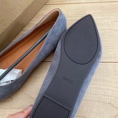 新品　グレー　パンプスの画像
