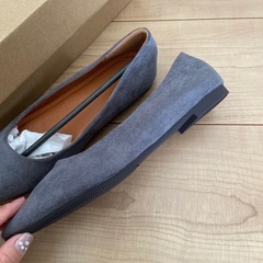 新品　グレー　パンプスの画像
