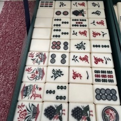 中販紅　【Week】 訳あり　販売元　不明　麻雀牌セット　現状渡し　　08-23-01 の画像