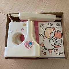 つくえで　らくがきんちょ　キキララ⭐︎の画像
