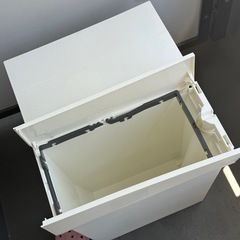 差し上げます。30リットルゴミ箱2個 の画像