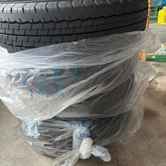 ハイエース新車外し 4本セット夏タイヤ　の画像
