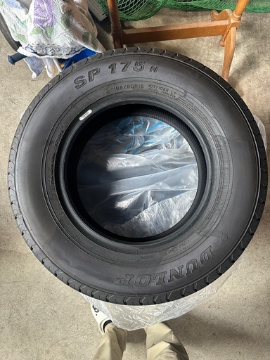 ハイエース新車外し 4本セット夏タイヤ