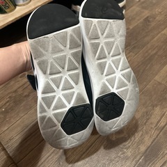 スニーカー22.5の画像