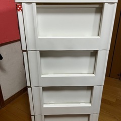中古品ディズニー4段タンスの画像