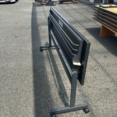 コクヨ⭐︎折り畳みテーブル⭐︎ハイタイプ⭐︎車輪付きの画像