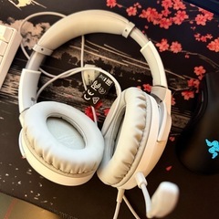 ASUS ROG Strix Go Core Moonlight White ゲーミングヘッドセットの画像