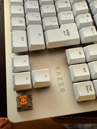 Razer BlackWidow Lite JP Mercury White メカニカルキーボード (黄軸)