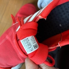 adidasスニーカーの画像