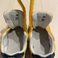 ニューバランス12.5㎝イエローの画像