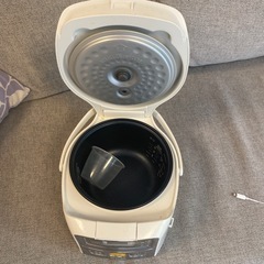 炊飯器の画像
