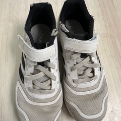 Adidas  子供靴　シューズの画像