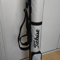 【取引中】Titleist ホワイトキャディバッグ練習用　ゴルフバックの画像