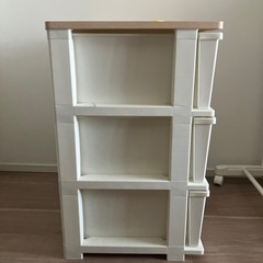 衣類収納棚の画像