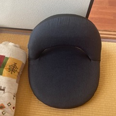 ニトリ正方形こたつ＋椅子の画像