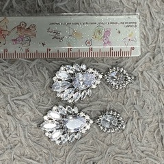 ネックレスとピアスのセットの画像