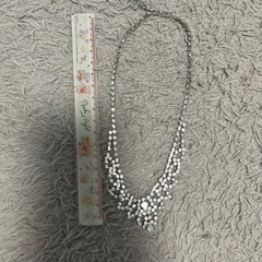 ネックレスとピアスのセットの画像