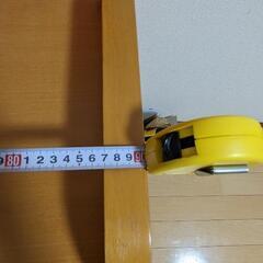 学習机と椅子のセットの画像
