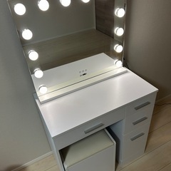 【美品】照明付きドレッサーの画像