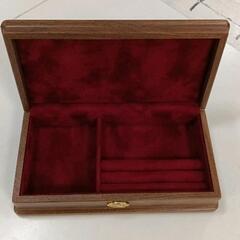 0823-014 木製彫刻ジュエリーBOXの画像