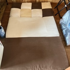 リクライニングソファベッドの画像