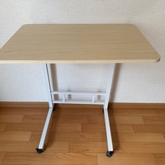 【取りに来てくれる人限定】サイドテーブルの画像