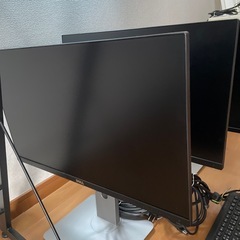 モニター3枚キーボードの画像