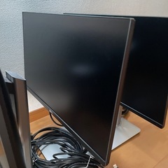 モニター3枚キーボードの画像
