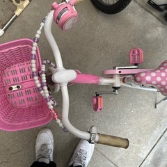 女の子用自転車の画像