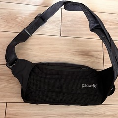 Pacsafe 斜め掛けチェストバッグ 防犯仕様｜アウトドア・旅行・カジュアル・バイク用 防刃バック メンズの画像