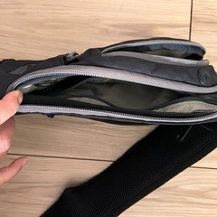 Pacsafe 斜め掛けチェストバッグ 防犯仕様｜アウトドア・旅行・カジュアル・バイク用 防刃バック メンズの画像