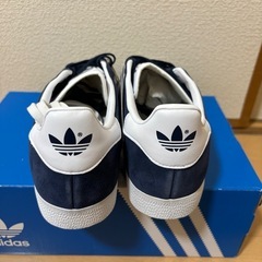 【新品未使用品】adidas GAZELLE ネイビー88 27.5cmの画像