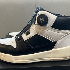 MADFOOT ブーツ型スニーカーの画像
