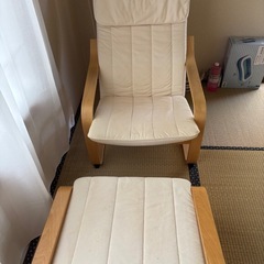 IKEA ポエング　チェア　オットマン付の画像