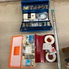 工具　色々　釘　ネジ　配線　ケース　アル助　アルミ定規　金剛打　キラライト　ビス　点灯管　金切鋏　コンセント　の画像