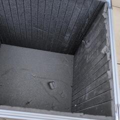 アルミ？ケース使用感汚れ有りの画像