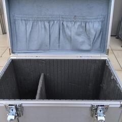 アルミ？ケース使用感汚れ有りの画像