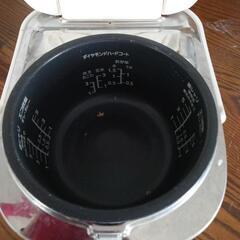 2018年製パナソニックジャー炊飯器SR-HB10E6の画像