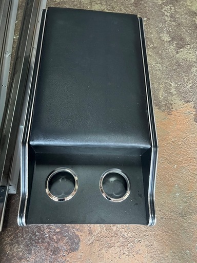 ハイエース　ナロー用コンソールボックス　メーカー不明