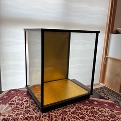 ショーケース(内側の大きさh30.5cm、w26.5cm、d21.5cm)の画像