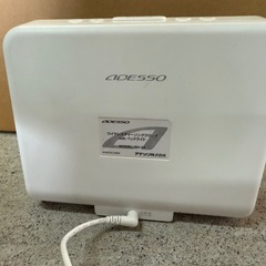 置くだけでスマホ充電できる♪ADESSO ワイヤレス充電クロック QA-04 デジタル時計 ベッドライト付きの画像