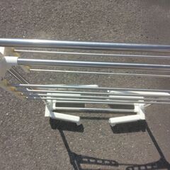 新品：室内：洗たく物干し専用：簡単組み立て：プラ造軽：移動簡単：折り畳み収納台：便利の画像