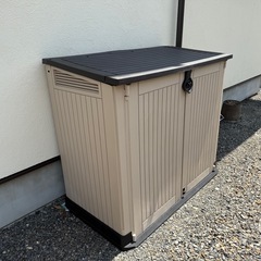 KETER屋外用収納庫 おしゃれ 物置 子供用自転車の保管にの画像